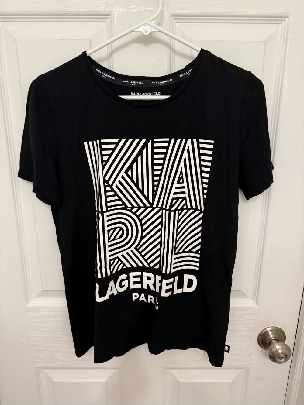 Karl Lagerfeld Paris Black Graphic Logo T-Shirt Womans Sz S Designer Trending